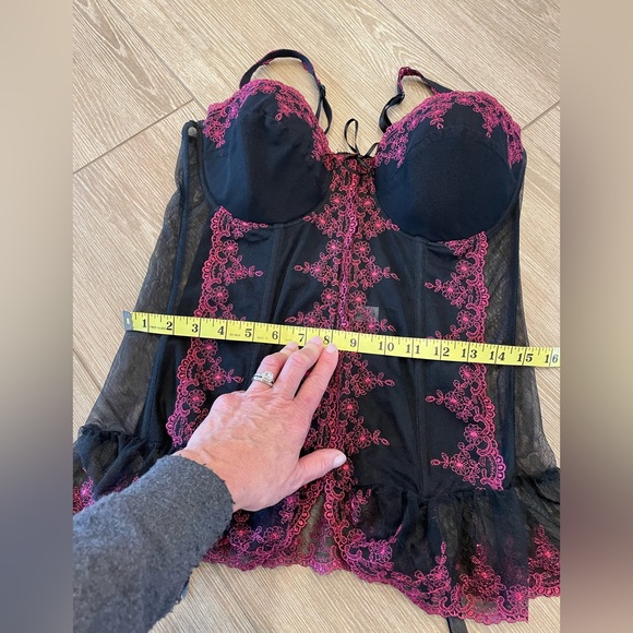 Black and Pink Lace Corset - Picture 7 of 15